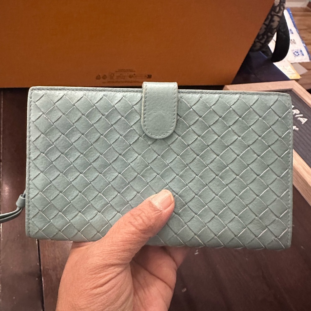 Intracciato leather wallet